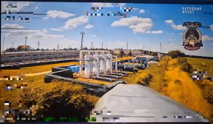 Поражение нашими FPV-дронами территории компрессорной станции в Сумах